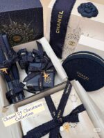 CHANEL クリスマス限定 丸いポーチ ケース付き ショルダーあり - 画像 (3)