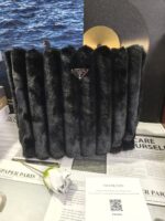 Prada プラダ ファーサンダルトートバッグ 33x24cm ノベルティ - 画像 (7)