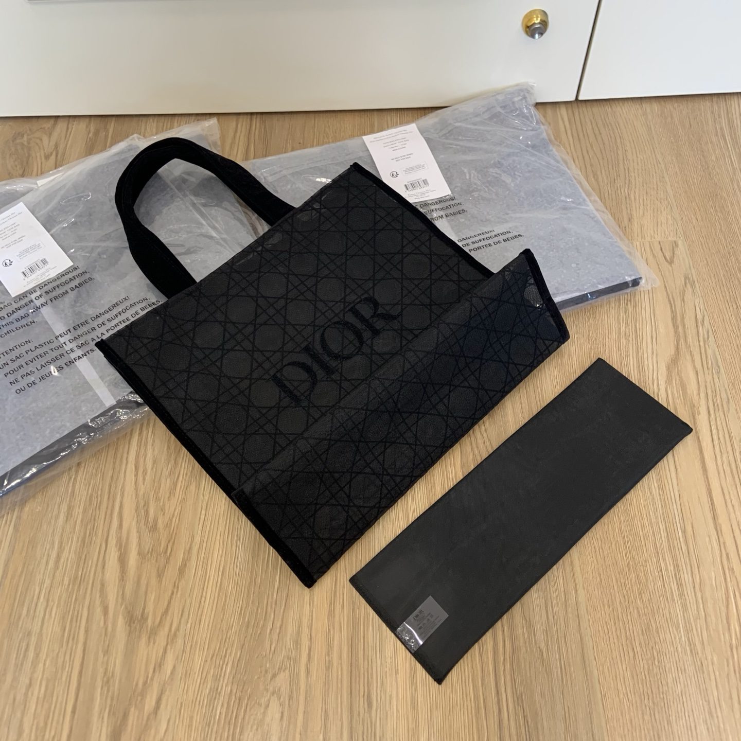 0004 DIOR メイドゥーズ限定会員ギフト ディオール バタフライ刺繍 ネット生地 ロンドンメイク 15×5cm - 画像 (1)