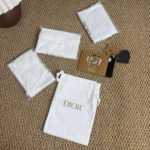 Dior Prestige手作り革 カード入れ 鏡付き ノベルティ - 画像 (3)