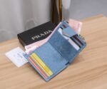 Prada 二つ折り財布 ケース付き 8848 - 画像 (4)