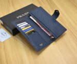 Prada 二つ折り財布 ケース付き 8852 - 画像 (5)
