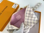 LV 手持ちバック ハンドバック ストラップ付き ケース付き 6344716 23*0.3cm - 画像 (3)
