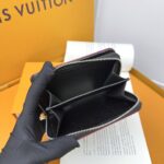 LV 二つ折り財布 中サイズ ケース付き M83689 - 画像 (6)