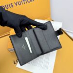 LV 二つ折り財布 中サイズ ケース付き M12408 11*8.5*2cm - 画像 (7)