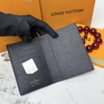 LV パスポートケース ケース付き M64502 60181 10*14*2.5cm - 画像 (4)