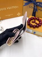 lv 二つ折り財布 型押し ケース付き M80510 11*9*3cm - 画像 (3)