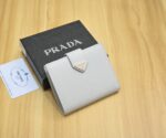 Prada 二つ折り財布 カードケース ケース付き 8849 - 画像 (6)