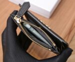 Prada 二つ折り財布 ケース付き 8847 11.5*9*2 - 画像 (4)