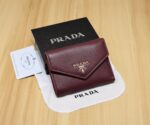 Prada 三つ折り財布 ケース付き 8853 - 画像 (8)