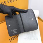 LV 二つ折り財布 中サイズ ケース付き M83689 - 画像 (5)