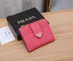 Prada 二つ折り財布 ケース付き 8848 - 画像 (8)