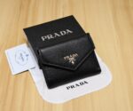 Prada 三つ折り財布 ケース付き 8853 - 画像 (3)