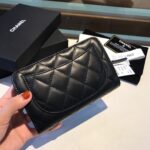 超人気Chanel 二つ折り財布 中サイズ ケース付き - 画像 (6)