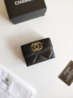 Chanel 三つ折り財布 ケース付き 50089 - 画像 (6)