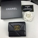 Chanel 三つ折り財布 ケース付き 0956 10*11cm