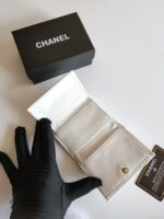 Chanel 三つ折り財布 ケース付き 50089 - 画像 (3)