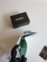Chanel 三つ折り財布 ケース付き 50089 - 画像 (8)
