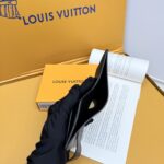 LV 二つ折り財布 中サイズ ケース付き M12408 11*8.5*2cm - 画像 (13)