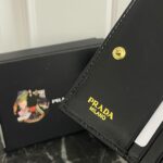 Prada 二つ折り財布 ケース付き 313 10*8cm - 画像 (7)