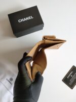 chanel 三つ折り財布 ケース付き - 画像 (7)