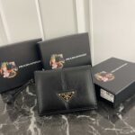 Prada 二つ折り財布 ケース付き 313 10*8cm - 画像 (3)
