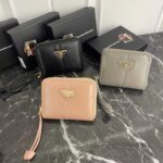 Prada 名刺入れ 小銭入れ カード入れ ケース付き315 10*8cm
