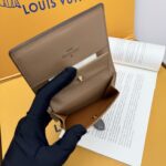 LV 二つ折り財布 中サイズ ケース付き M12408 11*8.5*2cm - 画像 (16)