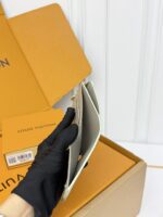 LV 二つ折り財布 ケース付き M28049 11.5*1.5*9cm - 画像 (14)