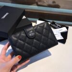 超人気Chanel 二つ折り財布 中サイズ ケース付き - 画像 (10)