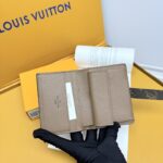 LV 二つ折り財布 中サイズ ケース付き M12408 11*8.5*2cm - 画像 (19)