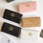 Chanel 二つ折り財布 長財布 ケース付き 50096 10.5*19*3cm