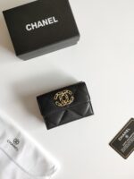 chanel 三つ折り財布 ケース付き - 画像 (11)