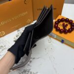 LV 二つ折り財布 ケース付き M58106 11.5*8.5*4cm - 画像 (17)