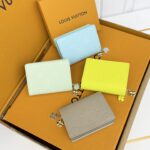 lv 二つ折り財布 小銭入れ付き 11*3.5*8.5cm ケース付き
