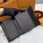 LV 二つ折り財布 ケース付き M58106 11.5*8.5*4cm - 画像 (18)