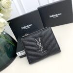 YSL 二つ折り財布 ケース付き 7045 11*9*2cm - 画像 (5)