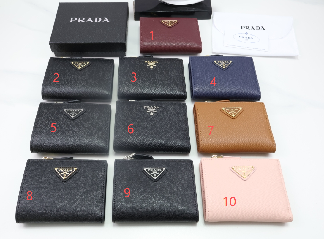c9138695-ce72-41ea-b209-100746a54c9c Prada 二つ折り財布 ケース付き 8859 2*9.5*11.5 - 画像 (1)