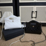 CHANEL 31bag nano ショルダーバック ケース付き 17*20*3.5cm