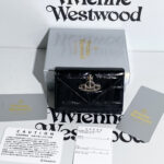 Vivienne Westwood わに革 三つ折り財布 ケース付き