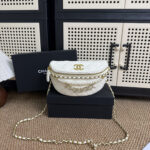 CHANEL ボディーバック ノベルティ ケース付き 24a 17*24*11cm - 画像 (9)