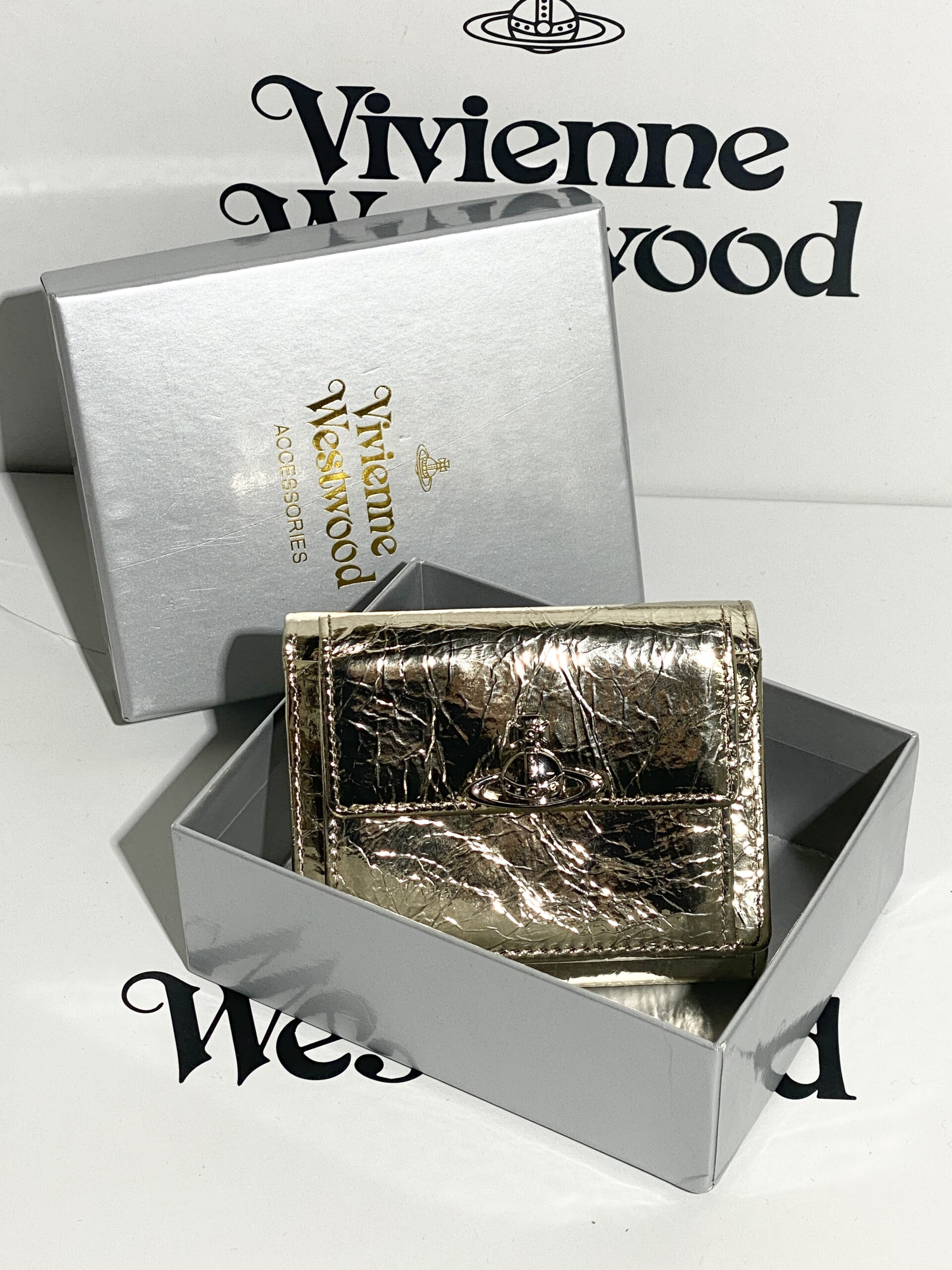 0001 Vivienne Westwood 三つ折り財布 ケース付き - 画像 (1)