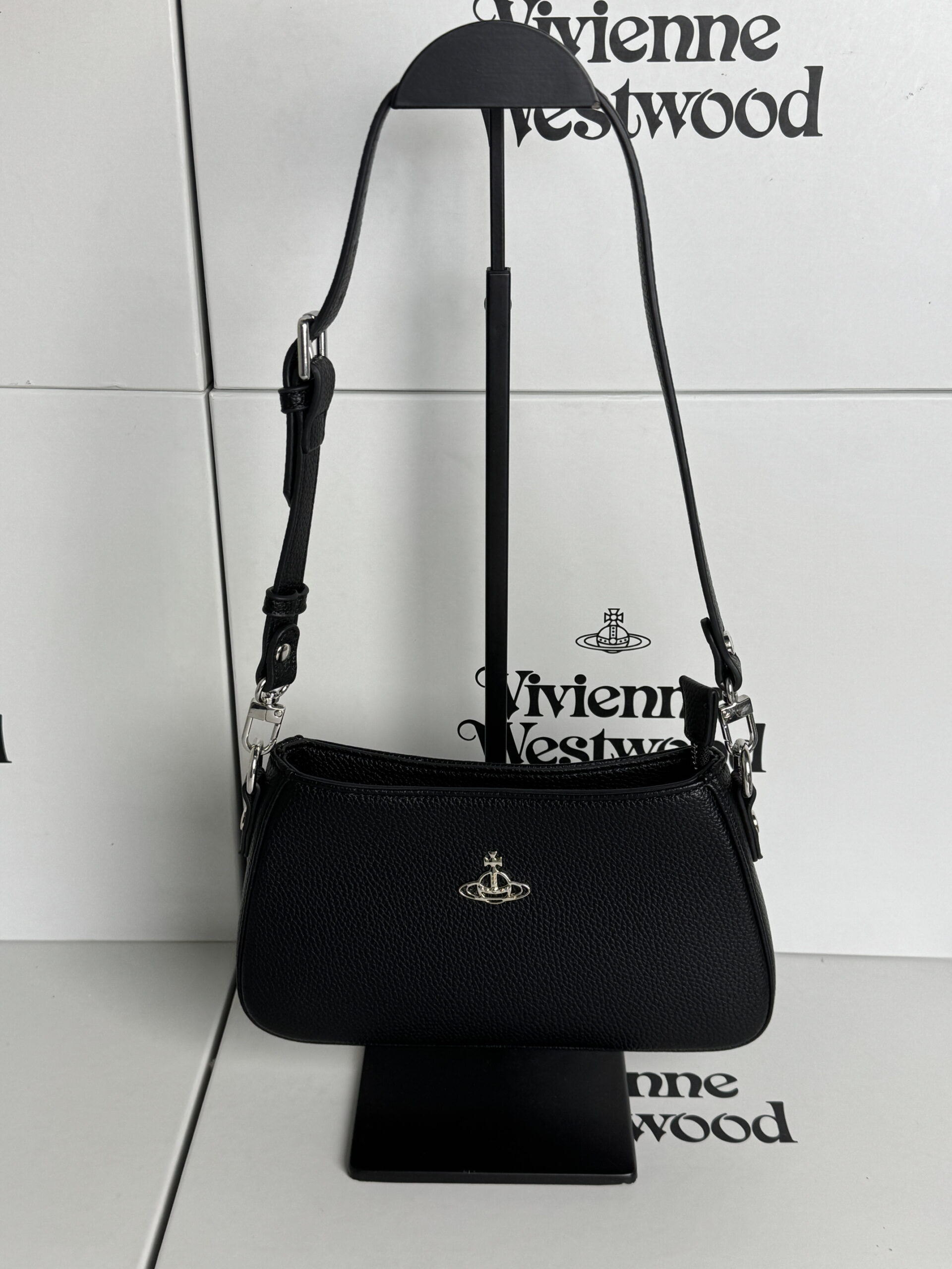 0001 Vivienne Westwood ショルダーバック ケース付き - 画像 (1)