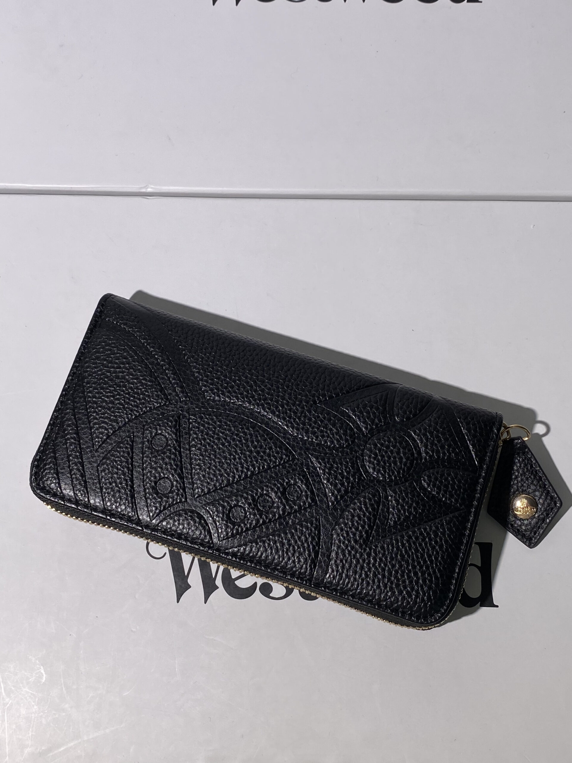 0001 Vivienne Westwood 長財布 ケース付き - 画像 (1)