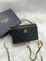 CHANEL ショルダーバック バニティー ノベルティ ケース付き 18*9*11cm