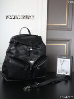 PRADA リュック 37*42cm