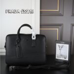 Prada オフェスバック ショルダーバッグ ケース付き