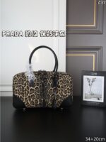 PRADA トートバッグ 34*20cm