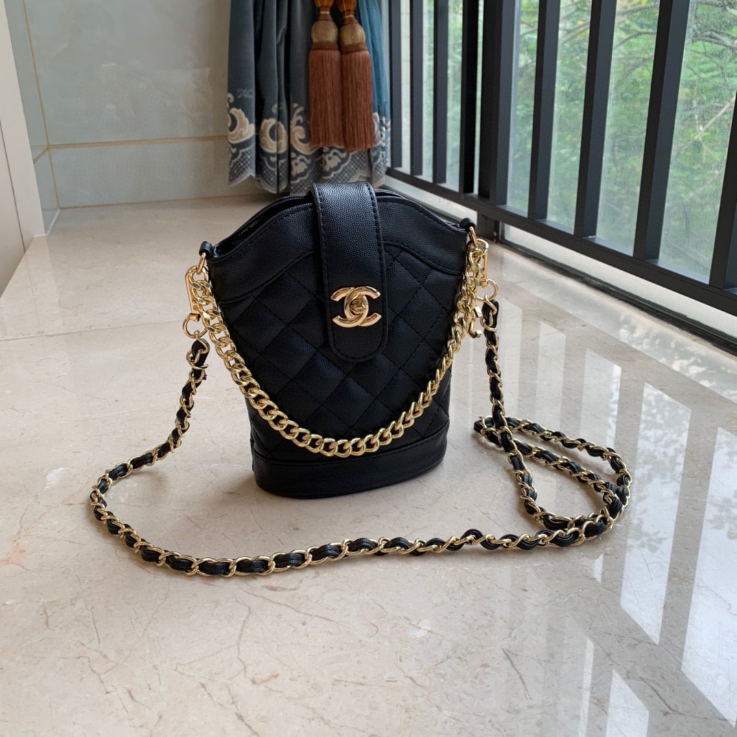 0001 CHANEL gabrielle vip ショルダーバック ノベルティ - 画像 (1)