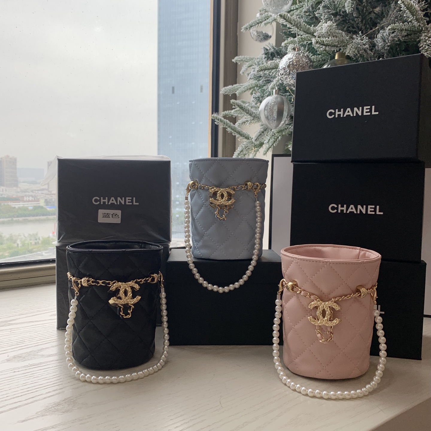 0001 CHANEL vic mini化粧ポーチ ノベルティ ケース付き 13*10cm - 画像 (1)